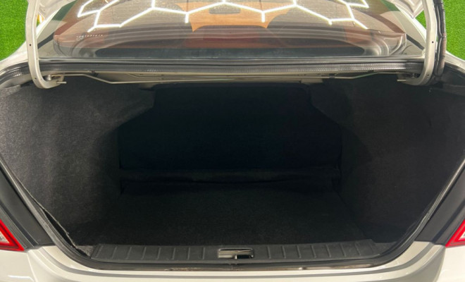 Nissan VERSA SL 1.6 16V Flex Fuel 4p Mec. 2016 Flex-11