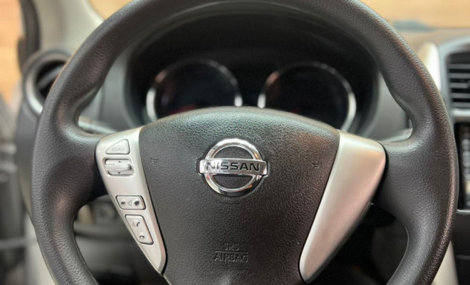 Nissan VERSA SL 1.6 16V Flex Fuel 4p Mec. 2016 Flex-5