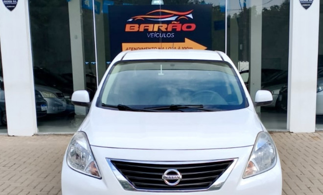 Nissan VERSA SL 1.6 16V Flex Fuel 4p Mec. 2014 Flex-0