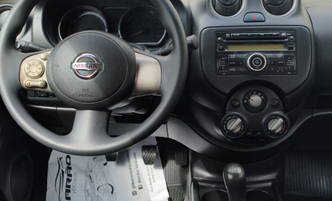 Nissan VERSA SL 1.6 16V Flex Fuel 4p Mec. 2014 Flex-4