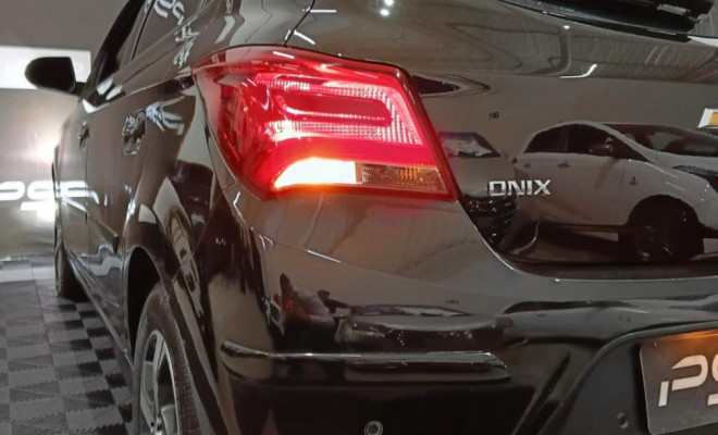 GM - Chevrolet ONIX HATCH LTZ 1.4 8V FlexPower 5p Aut. 2019 Flex-10