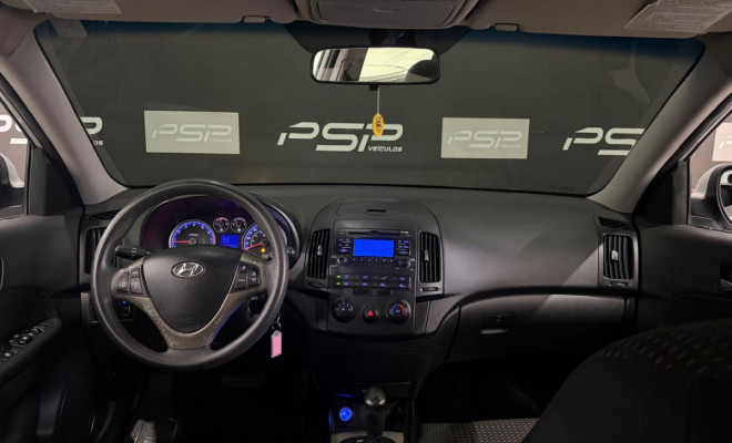 Hyundai i30 2.0 16V 145cv 5p Aut. 2010 Gasolina-9