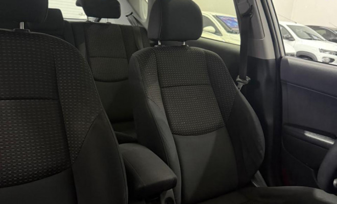 Hyundai i30 2.0 16V 145cv 5p Aut. 2010 Gasolina-12