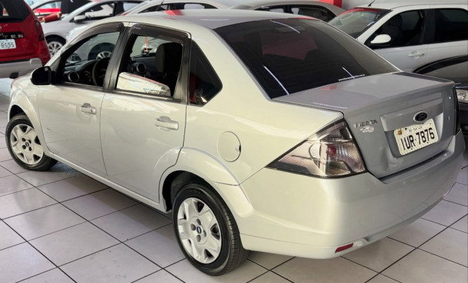 Ford Fiesta Sedan SE 1.6 Flex 2014-2