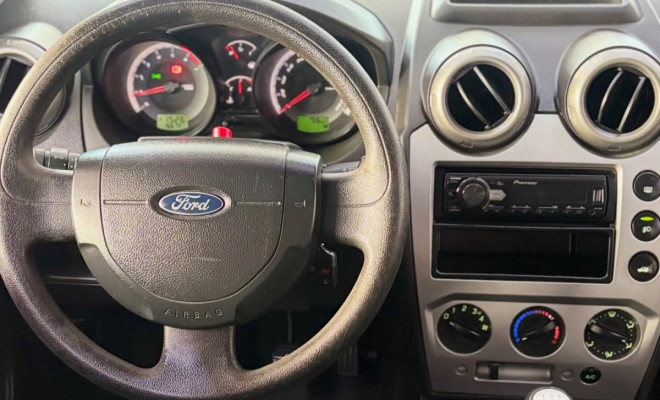 Ford Fiesta Sedan SE 1.6 Flex 2014-4