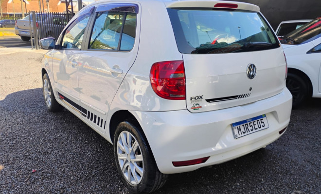 VW - VolksWagen Fox 1.0 Mi Total Flex 8V 5p 2013 Flex-1