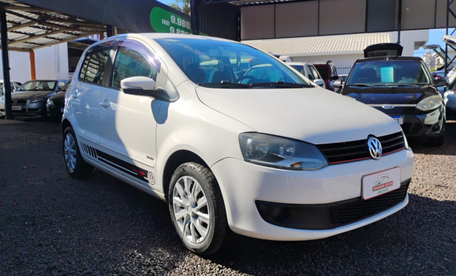 VW - VolksWagen Fox 1.0 Mi Total Flex 8V 5p 2013 Flex