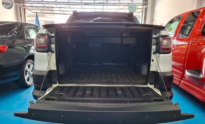 Fiat Strada Freedom 1.3 Flex 8V CD 2023 Flex-6