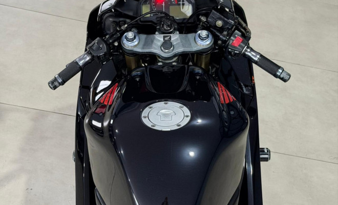 HONDA CBR 600 RR 2006 Gasolina-10