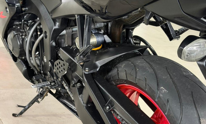 HONDA CBR 600 RR 2006 Gasolina-9