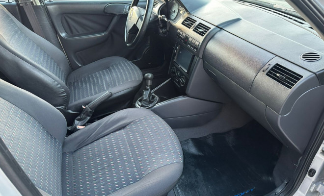 VW Parati Mi 1.6 Total Flex - 2004-6