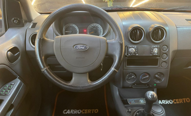 Ford EcoSport XLS 1.6 2005   100% FINANCIADO-5