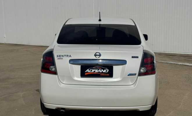 Sentra S 2.0 Aut. 2013 -- conforto, elegância e acabamento de respeito-1