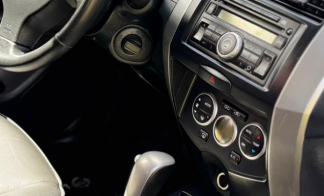 Nissan LIVINA SL 1.8 16V Flex Fuel Aut. 2013 Flex-2