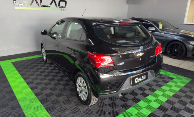 GM - Chevrolet ONIX HATCH LT 1.4 8V FlexPower 5p Mec. 2017 Flex-1