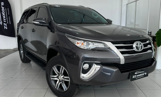 Toyota Hilux SW4 SR 4x2 2.7 Flex 16V Aut. 2017-0