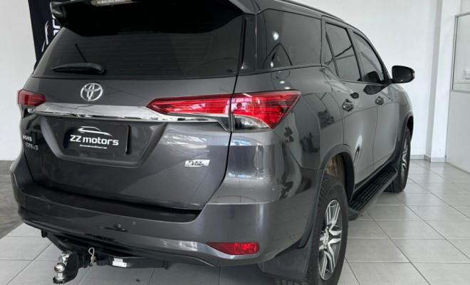 Toyota Hilux SW4 SR 4x2 2.7 Flex 16V Aut. 2017-4