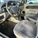 Clio Sedan 1.6 Privilège - 2005-9