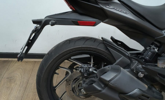 BAJAJ DOMINAR 400  2025 Gasolina-5