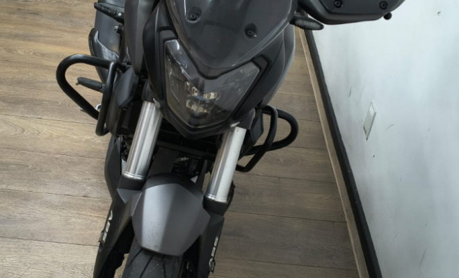 BAJAJ DOMINAR 400  2025 Gasolina-1