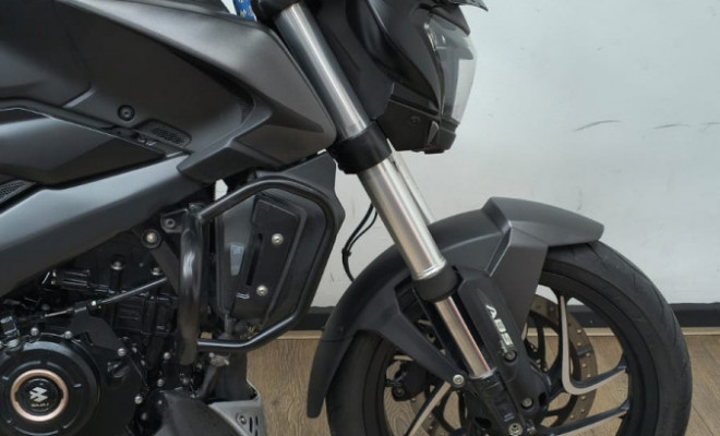 BAJAJ DOMINAR 400  2025 Gasolina-6