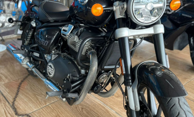 Royal Enfield Super Meteor Astral 650cc ABS 2025 Gasolina