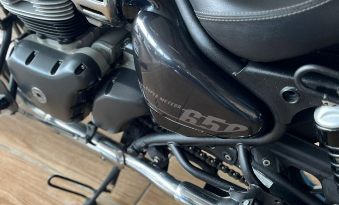 Royal Enfield Super Meteor Astral 650cc ABS 2025 Gasolina-2