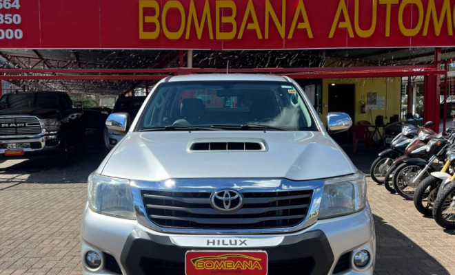Toyota Hilux CD SRV D4-D 4x4 3.0 TDI Diesel Aut 2015 Diesel-4
