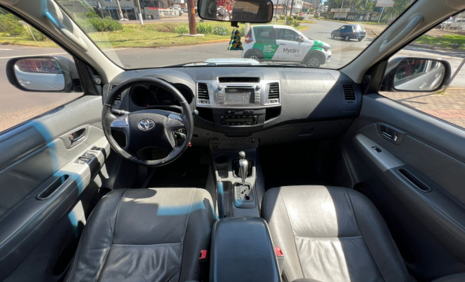 Toyota Hilux CD SRV D4-D 4x4 3.0 TDI Diesel Aut 2015 Diesel-0