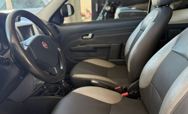 Fiat Strada Adventure1.8/ 1.8 LOCKER Flex CD 2011 Flex-2