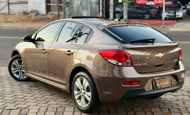 GM - Chevrolet CRUZE HB Sport LTZ 1.8 16V FlexP. 5p Aut 2015 Flex-2