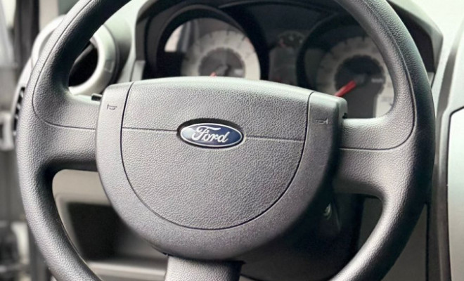 Ford Fiesta Sed. 1.6 8V Flex 4p 2010 Flex-5