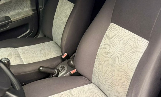 Ford Fiesta Sed. 1.6 8V Flex 4p 2010 Flex-8