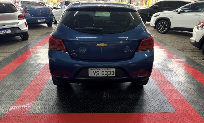 GM - Chevrolet ONIX HATCH LTZ 1.4 8V FlexPower 5p Mec. 2019 Flex-4