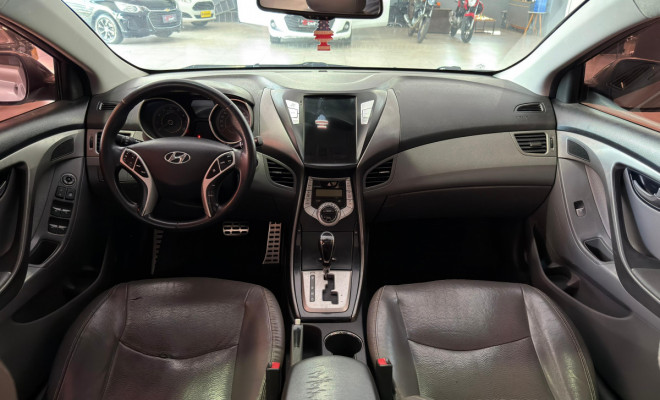 Hyundai Elantra GLS 1.8 16V Aut. 2012 Gasolina-9