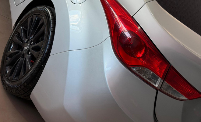 Hyundai Elantra GLS 1.8 16V Aut. 2012 Gasolina-6