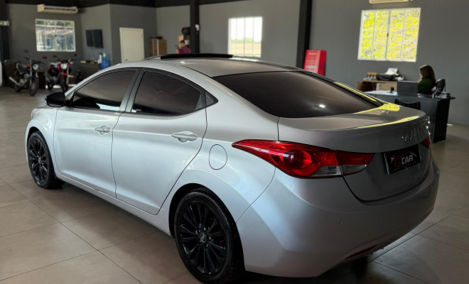 Hyundai Elantra GLS 1.8 16V Aut. 2012 Gasolina-4