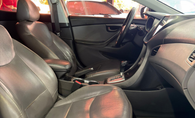 Hyundai Elantra GLS 1.8 16V Aut. 2012 Gasolina-13