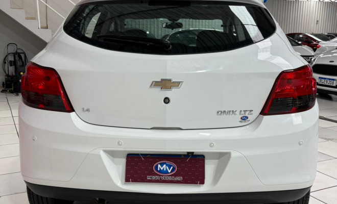 GM - Chevrolet ONIX HATCH LTZ 1.4 8V FlexPower 5p Mec. 2016 Flex-9