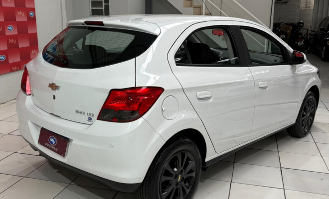GM - Chevrolet ONIX HATCH LTZ 1.4 8V FlexPower 5p Mec. 2016 Flex-12
