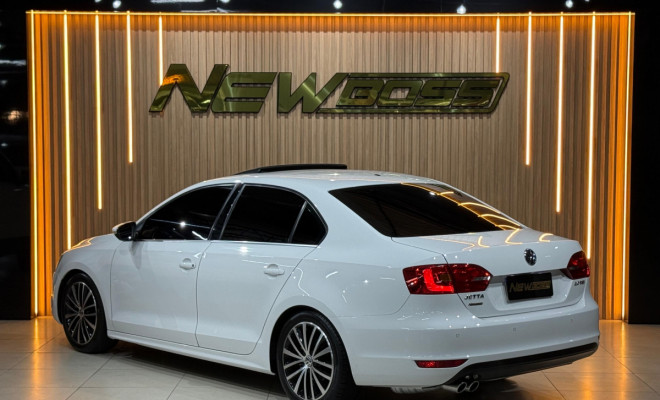 VW - VolksWagen JETTA Highline 2.0 TSI 16V 4p Tiptronic 2013 Flex-2