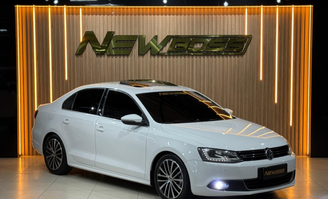 VW - VolksWagen JETTA Highline 2.0 TSI 16V 4p Tiptronic 2013 Flex