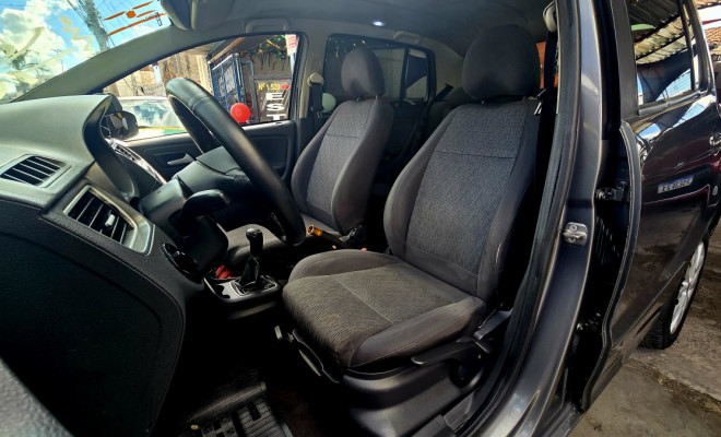 VW - VolksWagen Fox 1.6 Mi Total Flex 8V 5p 2014 Flex-4