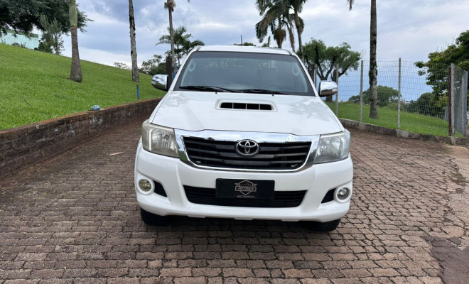 Toyota Hilux CD SRV D4-D 4x4 3.0 TDI Diesel Aut 2013 Diesel-0