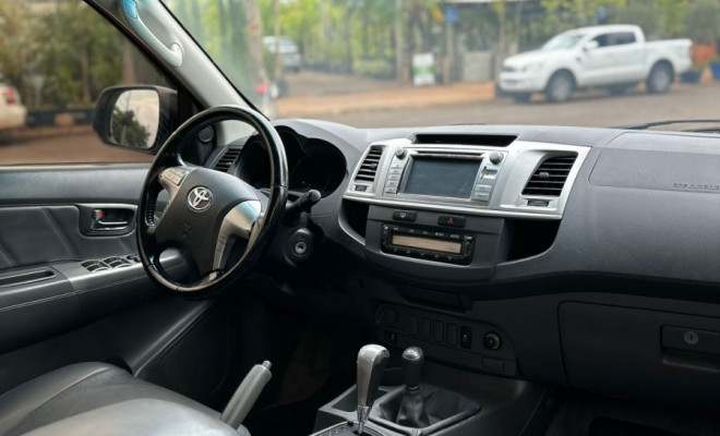 Toyota Hilux CD SRV D4-D 4x4 3.0 TDI Diesel Aut 2013 Diesel-9