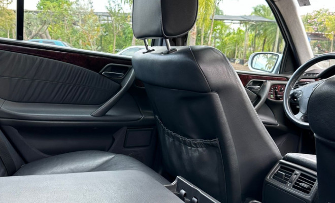 Mercedes-Benz E-320 3.2 Elegance 2000 Gasolina-9