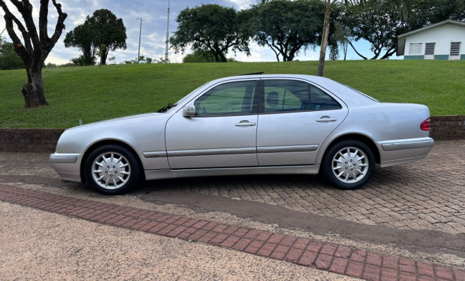 Mercedes-Benz E-320 3.2 Elegance 2000 Gasolina-2