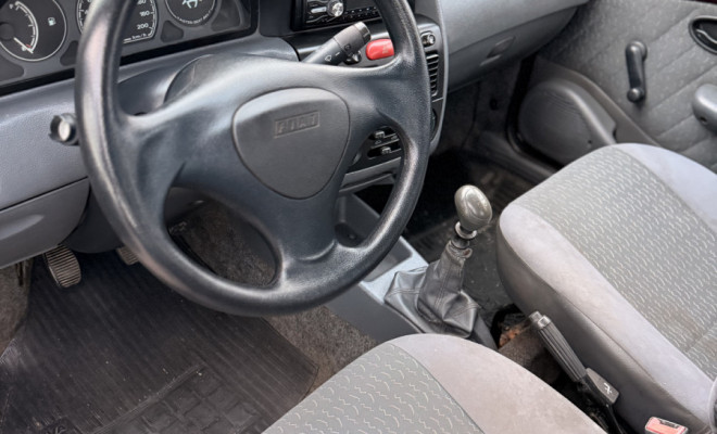 Fiat Palio Young 1.0 mpi 8v 4p 2001 Gasolina-9