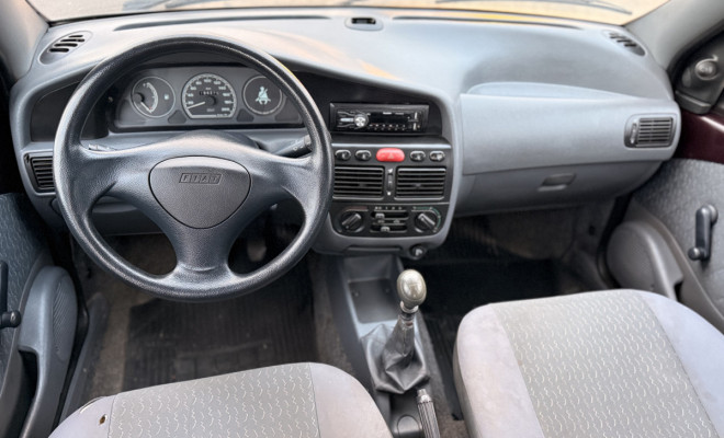 Fiat Palio Young 1.0 mpi 8v 4p 2001 Gasolina-6