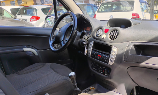 Citroën C3 GLX 1.4/ GLX Sonora 1.4 Flex 8V 5p 2009 Flex-4